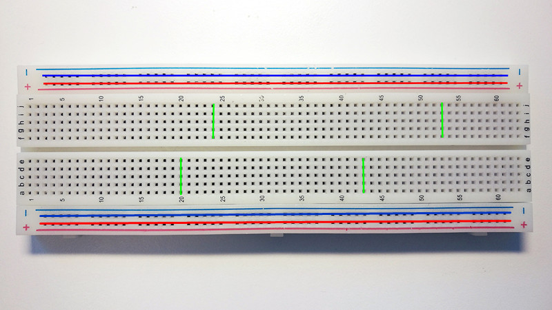 Breadboard power buses connection rule