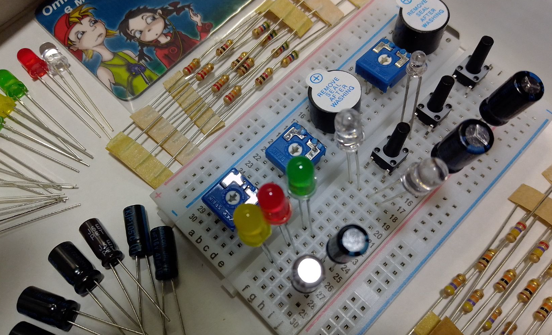 Wired Breadboard / Protoboard – Modern Device