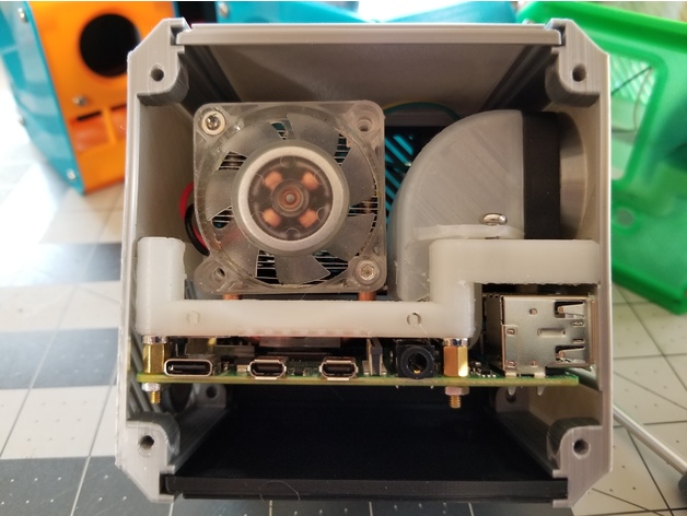 Raspberry Pi 4 Mini Desktop Case - Ice Tower Cooler + Secondary PCB Cooling Fan